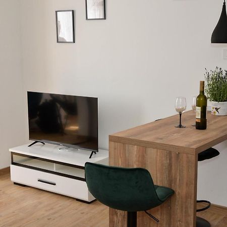 Apartman Nina 3 Zara Esterno foto