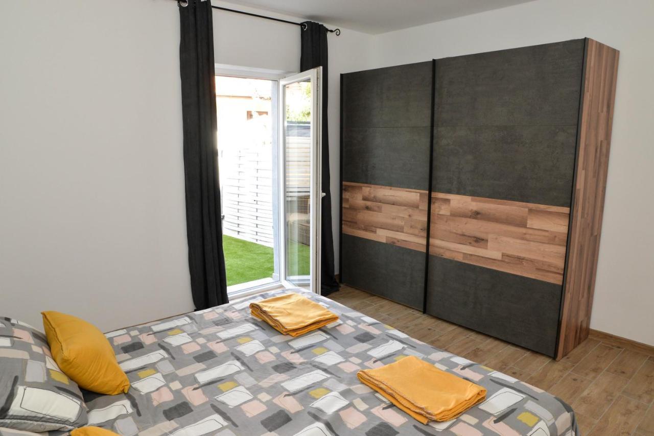 Apartman Nina 3 Zara Esterno foto