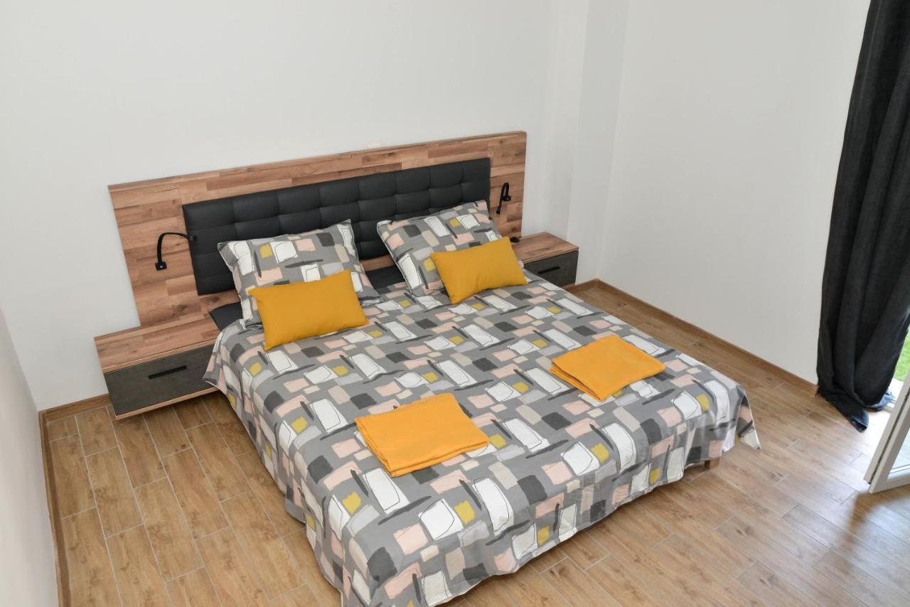 Apartman Nina 3 Zara Esterno foto