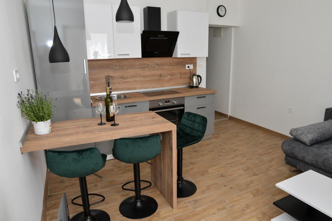 Apartman Nina 3 Zara Esterno foto