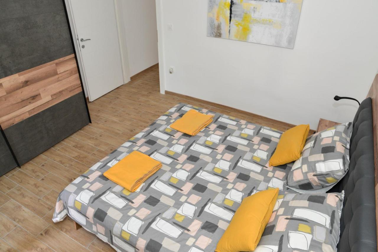 Apartman Nina 3 Zara Esterno foto