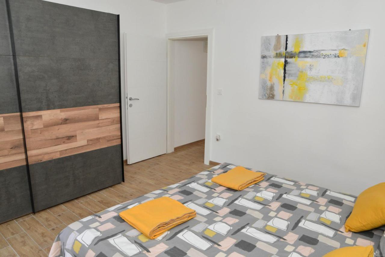 Apartman Nina 3 Zara Esterno foto