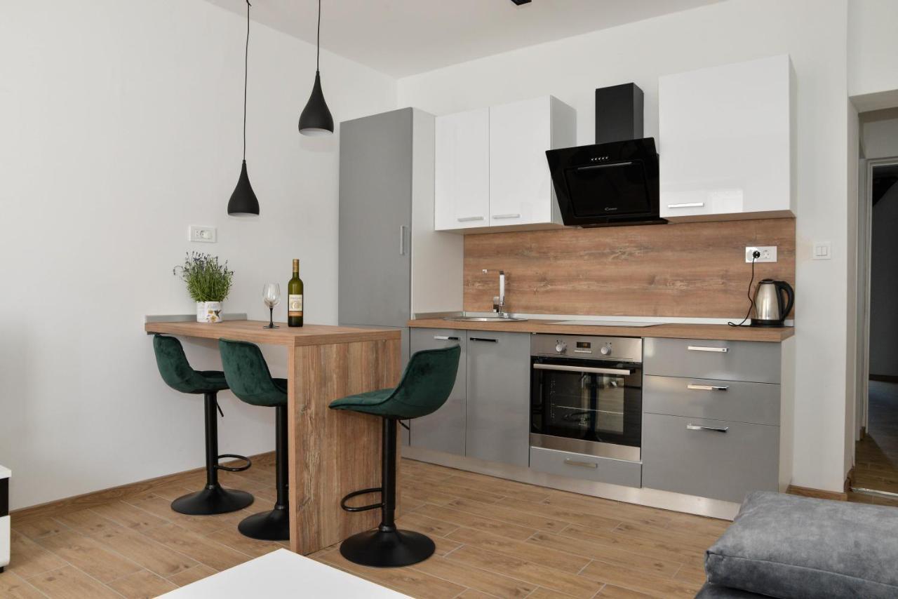 Apartman Nina 3 Zara Esterno foto